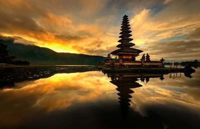 Pura Ulun Danu Bratan – Pura Hindu Terapung Di Tepi Danau Bedugul Tabanan