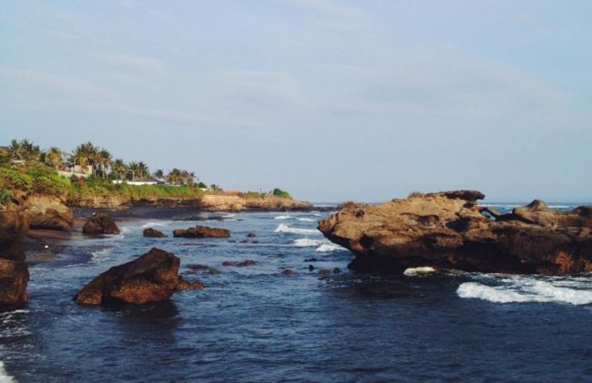 Menggali keindahan tersembunyi di Bali - Pantai Mengening 