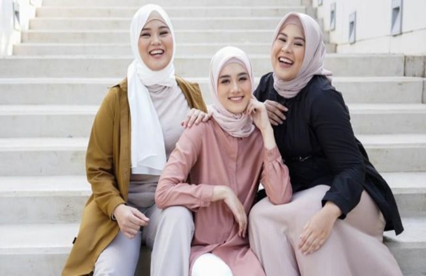 Benarkah Jilbab Jadi Penghalang Tumbuhnya Ekonomi Pariwisata di Bali?