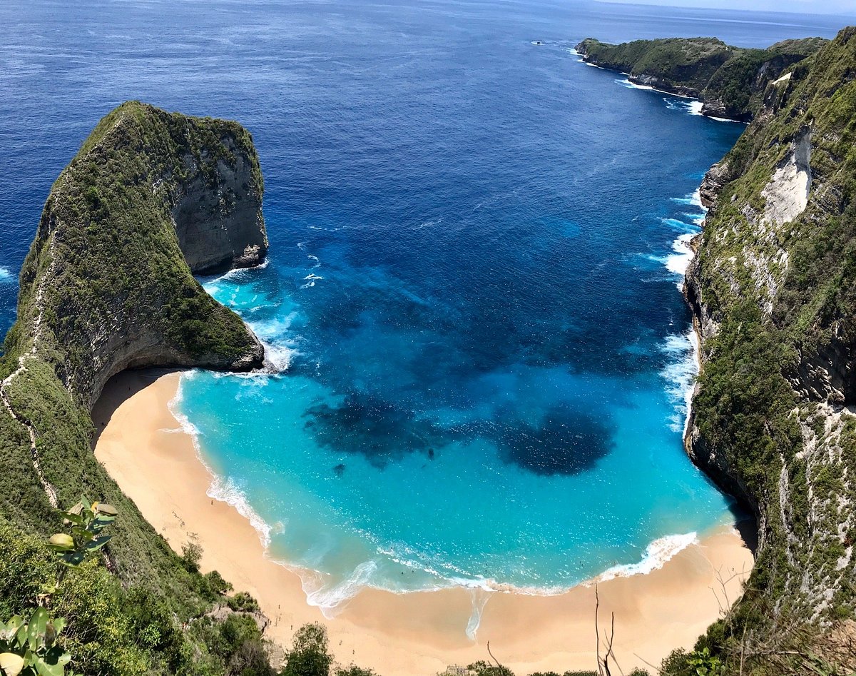  Kelingking Beach: Surga Tersembunyi di Nusa Penida