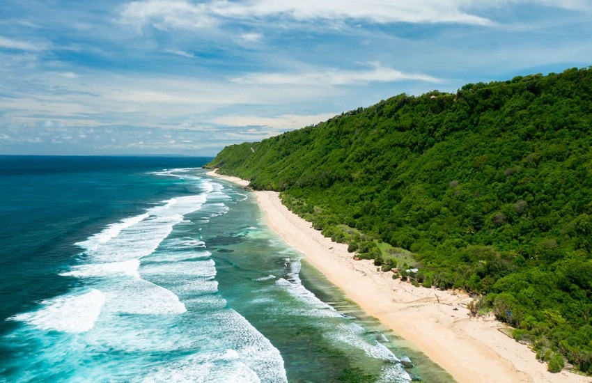 Menemukan Surga Tersembunyi di Ujung Selatan Pulau Dewata - Pantai Nyang Nyang Bali