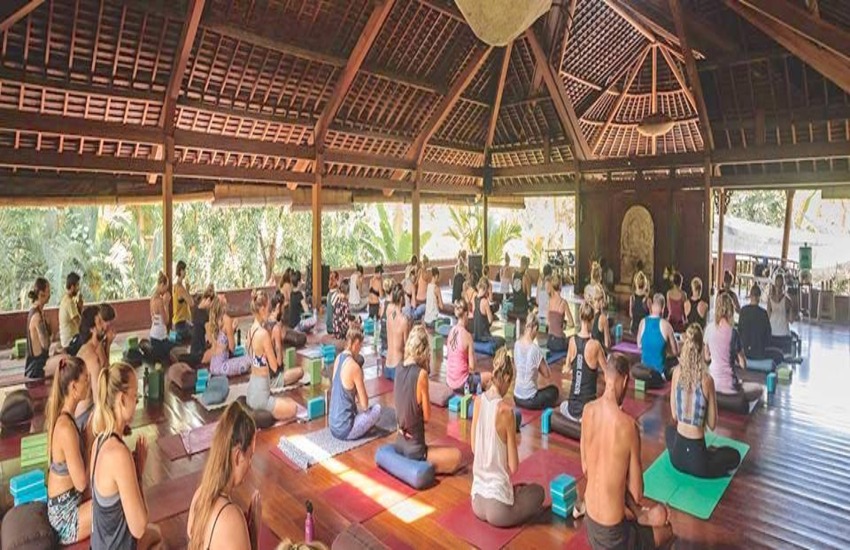 Harmoni Tubuh dan Jiwa di The Yoga Barn, Ubud